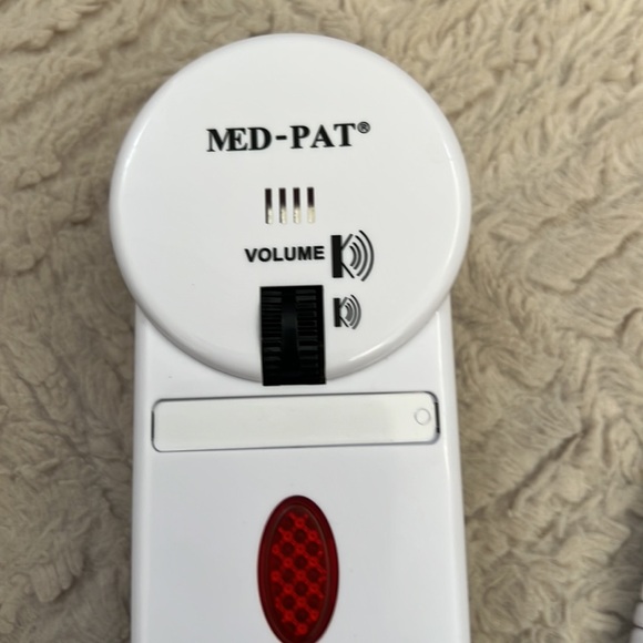 New Easy to Use One-Piece Telephone with Extra Loud Volume Boost,Corded Landline - Picture 10 of 16